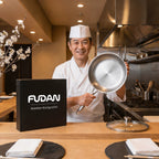 Koch mit der FUDAN Reintitan-Pfanne